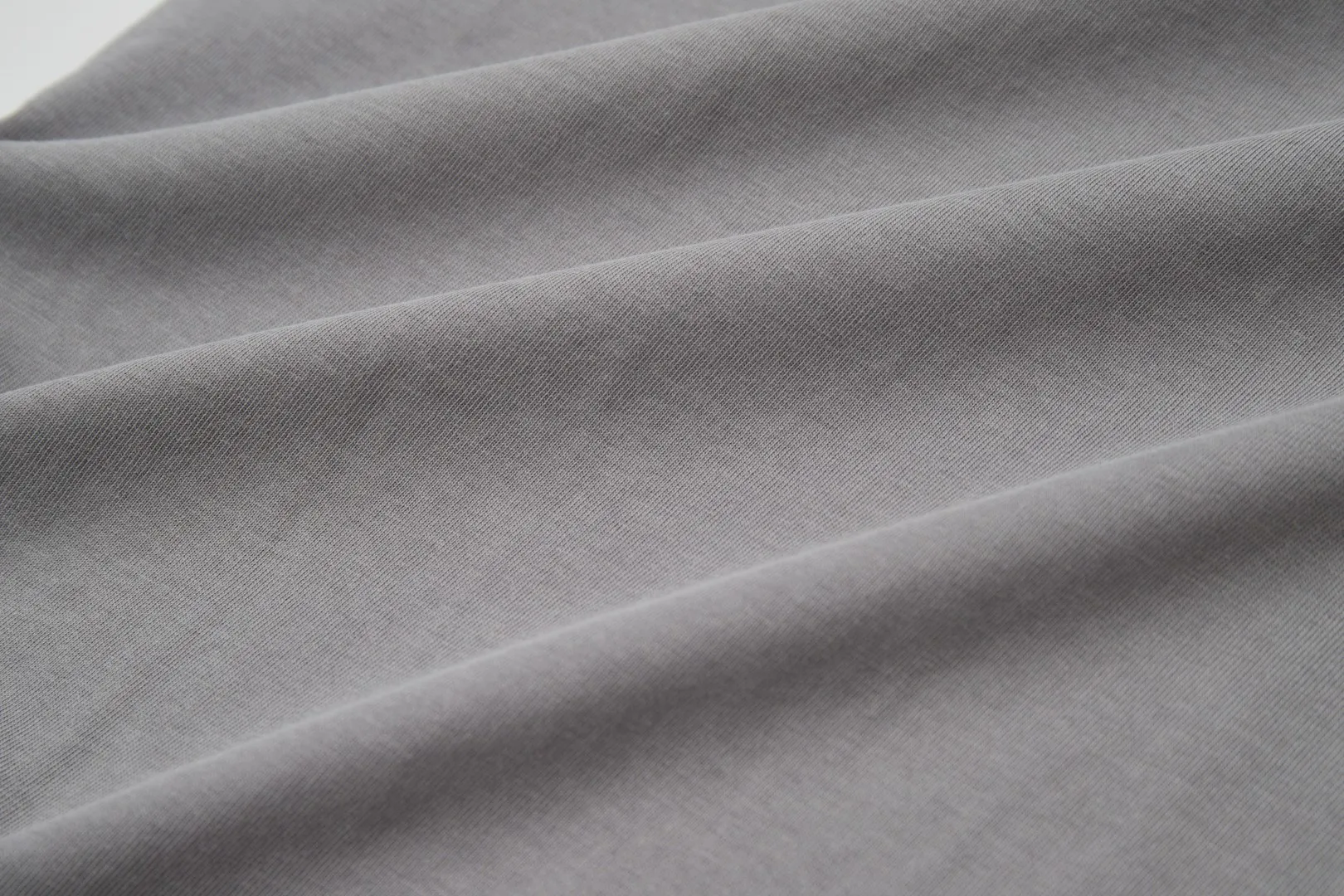 🅿️230 ✨CH✨🆕25SS Spring and Summer New Style Crow Heart✝Rack Logo Embroidered Short Sleeves Light luxury essential item for daily commuting for men and women Correct version Welcome to compare Detailed features · 260g 100% pure cotton double yarn jersey fabric · Custom dyed in the same cylinder, special thickened 32 count double-ply 1X1 thread · Double needle stitching and cross-stitching technology · Original main mark, washed tag, brand moisture-proof paper packaging Color: white/black/grey Size: S/M/L/XL